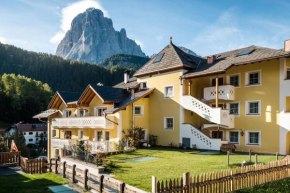 Гостиница Alpenhotel Plaza  Санта-Кристина-Вальгардена